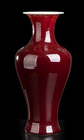 VASO A BALAUSTRO IN PORCELLANA CON INVETRIATURA ‘SANGUE DI BUE’