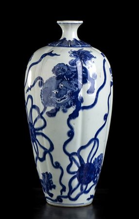 VASO MEIPING IN PORCELLANA ‘BIANCO E BLU’