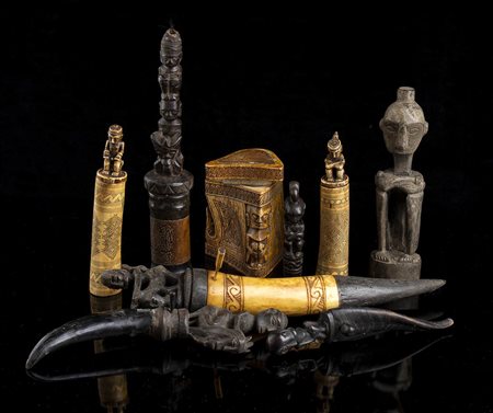 NOVE OGGETTI IN LEGNO E OSSO