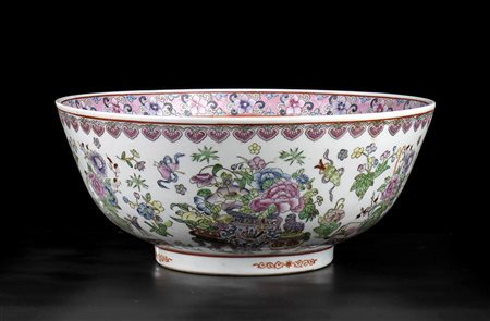 GRANDE BACILE IN PORCELLANA ‘FAMIGLIA ROSA’