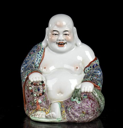 BUDAI IN PORCELLANA CON DECORO POLICROMO