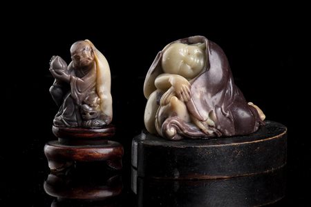 DUE FIGURE IN PIETRA SAPONARIA