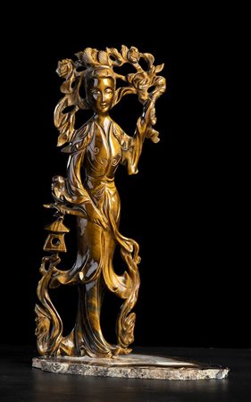 FIGURA FEMMINILE IN OCCHIO DI TIGRE