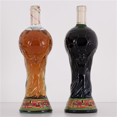  
Lotto di 2 bottiglie vino Edizione Speciale Mondiali Italia 1990 Casa Vinicola Caldirola s.p.a. 1990
 