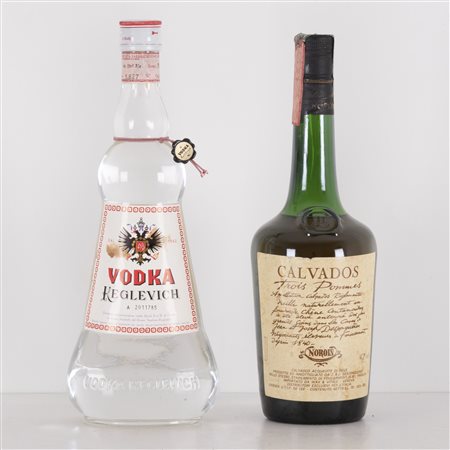  
Lotto di 2 bottiglie 
 