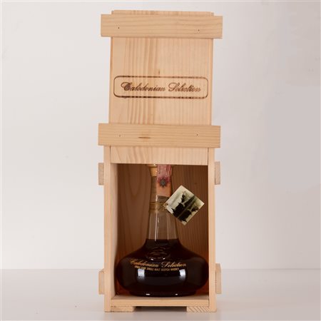  
The Macallan Caledonian Selection Single Cask 57% Distillato nel 1988; Imbottigliato nel 2001
 