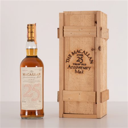  
The Macallan Single Malt Schotch Whisky 25 yo Anniversary Distillato nel 1965; Imbottigliato nel 1990
 