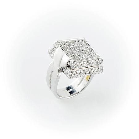 Anello a doppio cuscino di pavè di diamanti bianchi taglio brillante