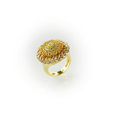 Anello Salvini in oro giallo realizzato con particolare pavè di diamanti brown di più sfumature di colore e diamante bianco centrale taglio brillante