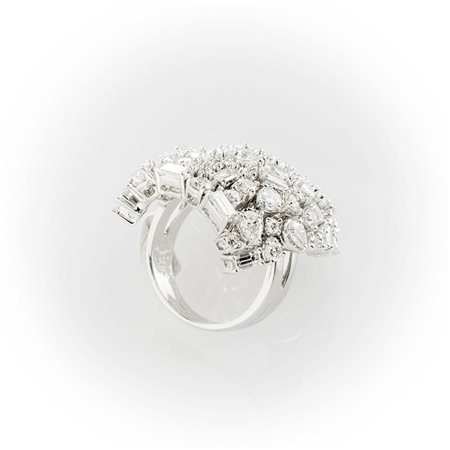 Anello in oro bianco Gismondi con diamanti bianchi taglio misto