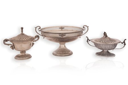 Lotto di due zuccheriere e un portabonbon in argento