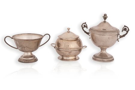 Lotto di tre zuccheriere in argento di stili e misure diverse