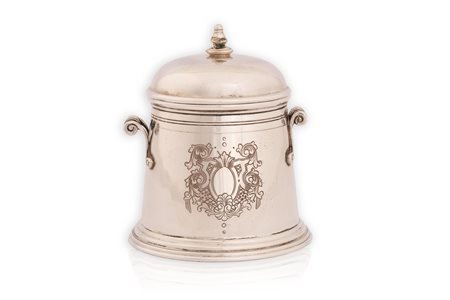 Zuccheriera con coperchio in argento