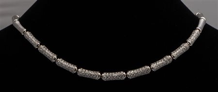 COLLANA “BAMBOO” IN ORO BIANCO E DIAMANTI Collana girocollo composta ad una...