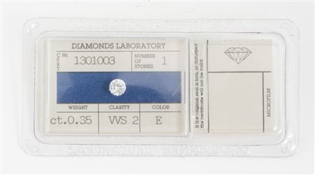 DIAMANTE IN BLISTER Taglio brillante, di 0,35 ct, colore E, purezza VVS2,...
