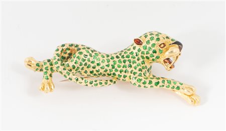SPILLA IN ORO In oro giallo e smalti, realisticamente sagomata a guisa di...