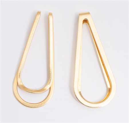 DUE CLIP FERMASOLDI Ciascuna realizzata in oro giallo. Peso complessivo 16,5...