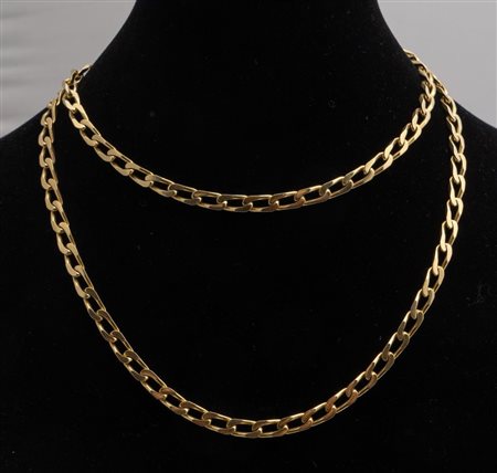 LUNGA CATENA IN ORO In oro giallo, realizzata ad una fila di maglie groumet,...