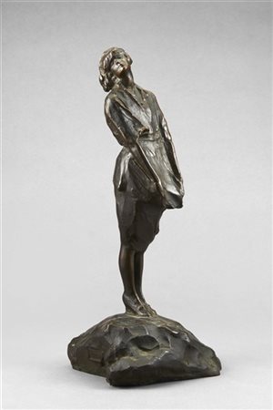 Michele Vedani "Figura femminile" 
scultura in bronzo (h cm 36) 
Firmata alla ba