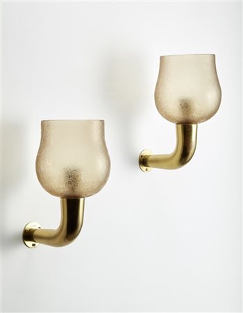 Carlo Mollino (Attribuito)
Coppia di lampade a parete con struttura in ottone sa