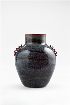 Giuseppe Chiacigh Vaso a morise in vetro soffiato ametista scuro con applicazion