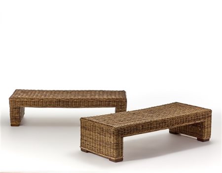 Due panche in giunco e malacca. Cuscini imbottiti in tessuto verde. Italia, ann