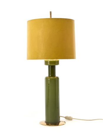 Stilnovo Lampada da tavolo. Milano, anni '50. Fusto in vetro incamiciato verde,