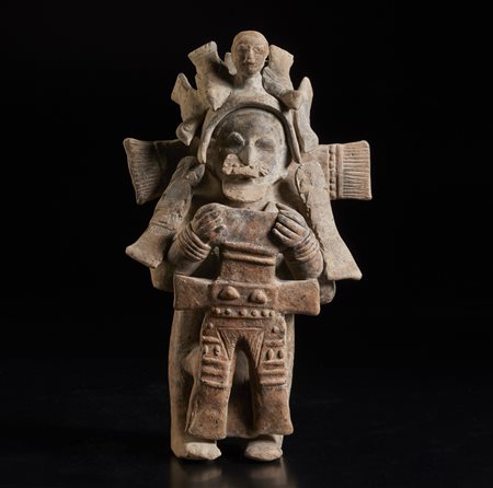  Arte dell'America del Sud - Ecuador - Jama - Coaque.
Rara scultura antropomofra in terracotta di Tsansero (riduttore di teste).
300 a.C. - 800 d.C.