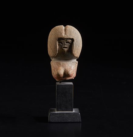  Arte dell'America del Sud - Ecuador - Valdivia.
Busto femminile in terracotta. 
3200-1800 a.C.
.