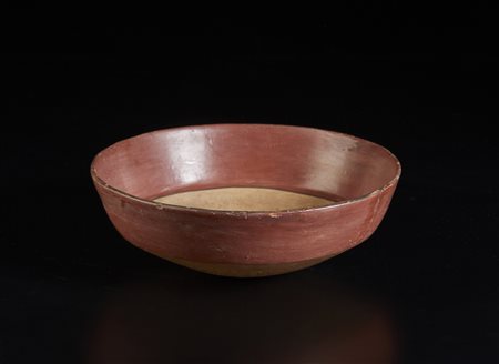  Arte dell'America del Sud - Perù - Natzca.
Ciotola grande in terracotta policroma. 
IV-V sec d.C.
.