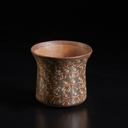  Arte dell'America del Sud - Perù - Natzca.
Ciotola in terracotta policroma con decorazioni rosso- bruno su bianco.
I sec a.C. VI sec d.C.
.