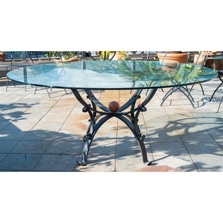 GRANDE TAVOLO E DIECI SEDIE DA ESTERNO