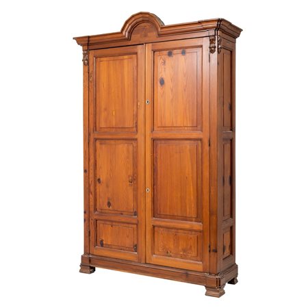 MANIFATTURA SICILIANA DEL XIX SECOLO, Stipo in pino pece