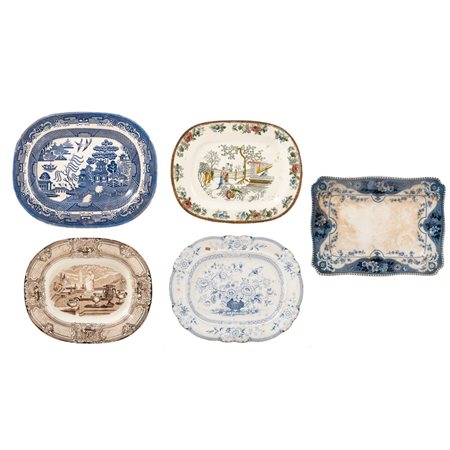 CINQUE PIATTI da portata in ceramica.