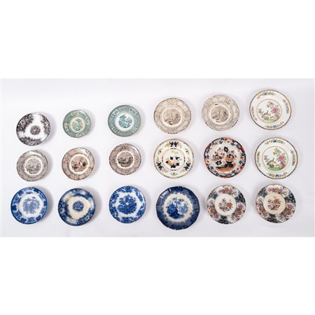 18 PIATTI in ceramica smaltata