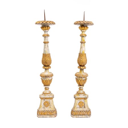 MANIFATTURA SICILIANA DEL XVIII SECOLO, Coppia di candelieri