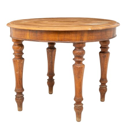 TAVOLO di forma circolare in legno