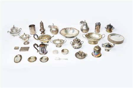 LOTTO DI 37 OGGETTI IN ARGENTO