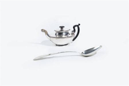 LOTTO DI DUE OGGETTI IN ARGENTO