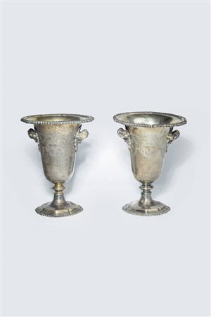 COPPIA DI VASI IN ARGENTO