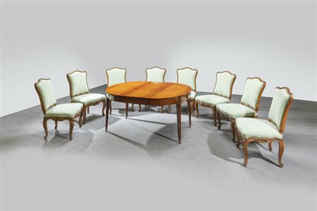 TAVOLO CON OTTO SEDIE