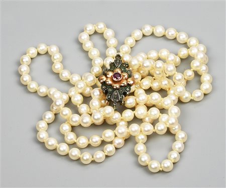 COLLANA DI PERLE CON CHIUSURA IN ORO E RUBINO doppio filo di perle di mm...