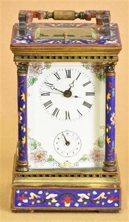 OROLOGIO OFFICIER da tavolo in ottone e smalti cloisonne', movimento a carica...