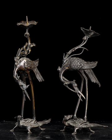 COPPIA DI CANDELIERI IN BRONZO - Giappone, XIX secolo