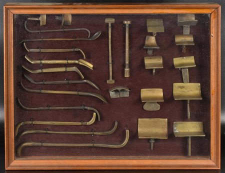 LOTTO DI UTENSILI DA SCULTORE lotto di utensili in ottone da scultore per la...