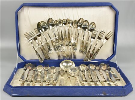 SERVIZIO DI POSATE in metallo argentato da 12 persone, completo di scatola...