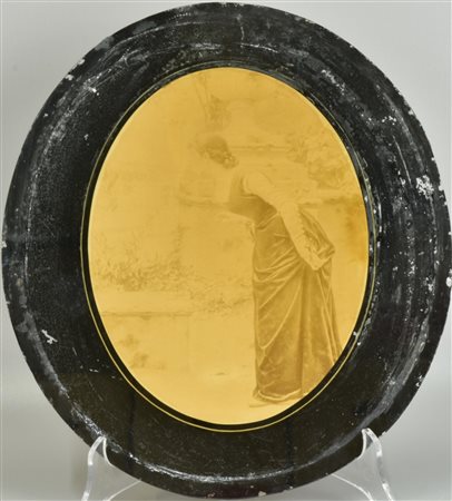 FOTOGRAFIA applicata su vetro, cm 31x28 XIX secolo Difetti