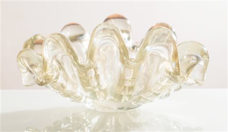 Ercole Barovier per Barovier & Toso, Grande coppa in vetro trasparente massiccio a forma di conchiglia, Murano, Anni ‘40.