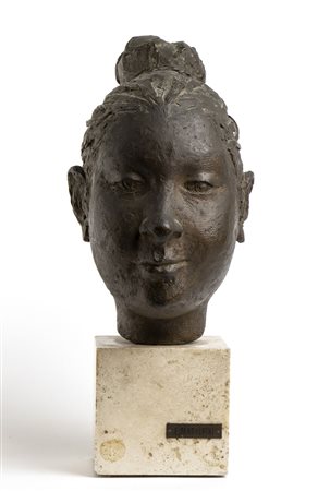 EMANUELE PANDOLFINI (Palermo, 1929): Busto con ritratto di fanciulla