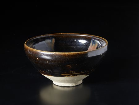  Arte Cinese - Tazza Jian yao a fondo scuro
Cina, dinastia Song, X secolo.